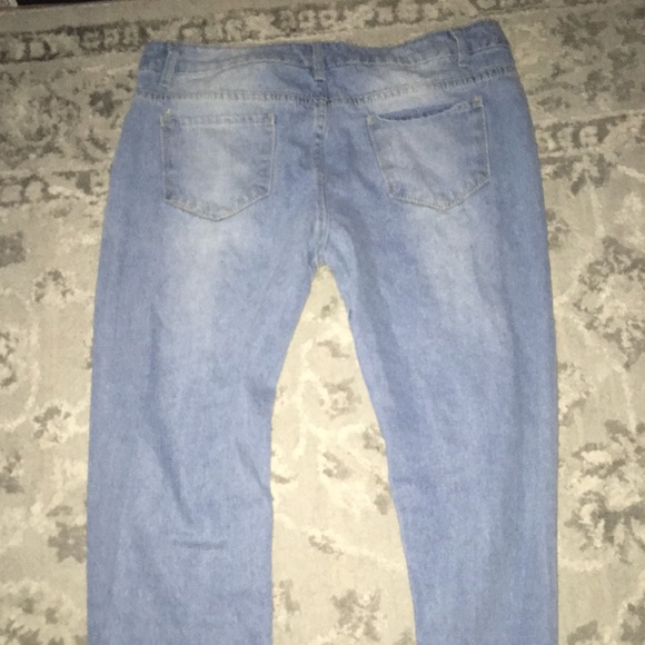 blue ripped jeans - Picture 3 of 3